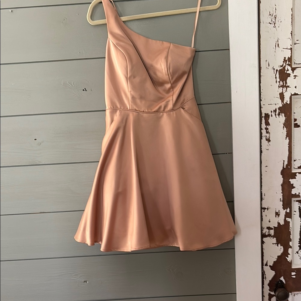 Elegant One-Shoulder Satin Dress